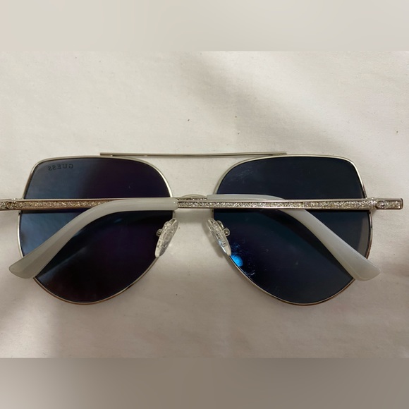 🔥GUESS🔥 NWOT Authentic GF6057 Aviator Sunglasses with Pouch $40 - Picture 5 of 5